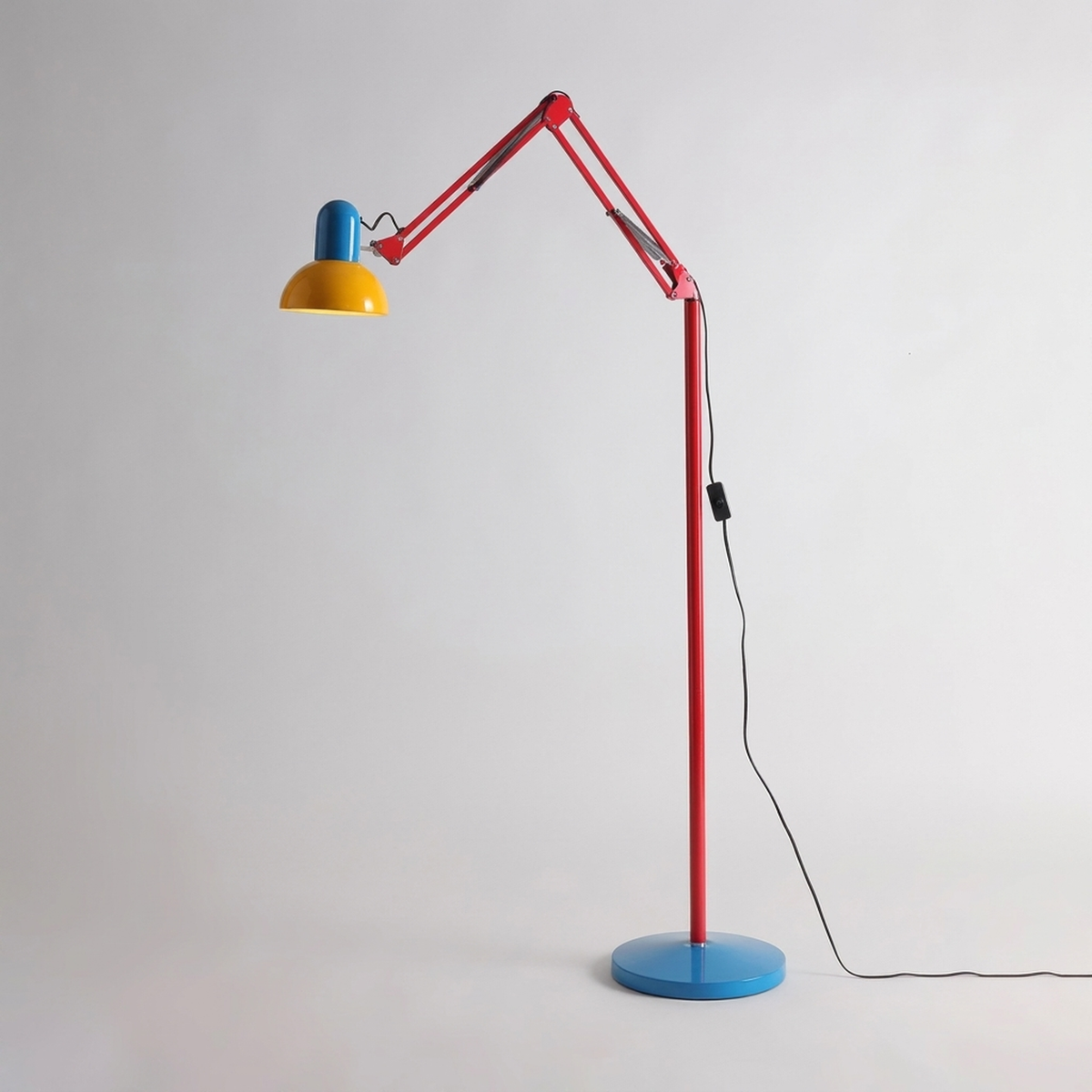 ITERPUB::cold-fleurlys-9155334144174::04-variant-yellow-blue-red