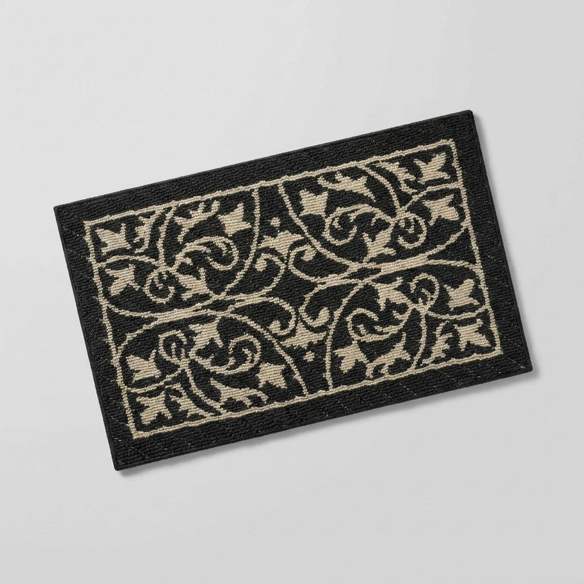 ITERPUB::cold-fleurlys-9156840292526::06-variant-black