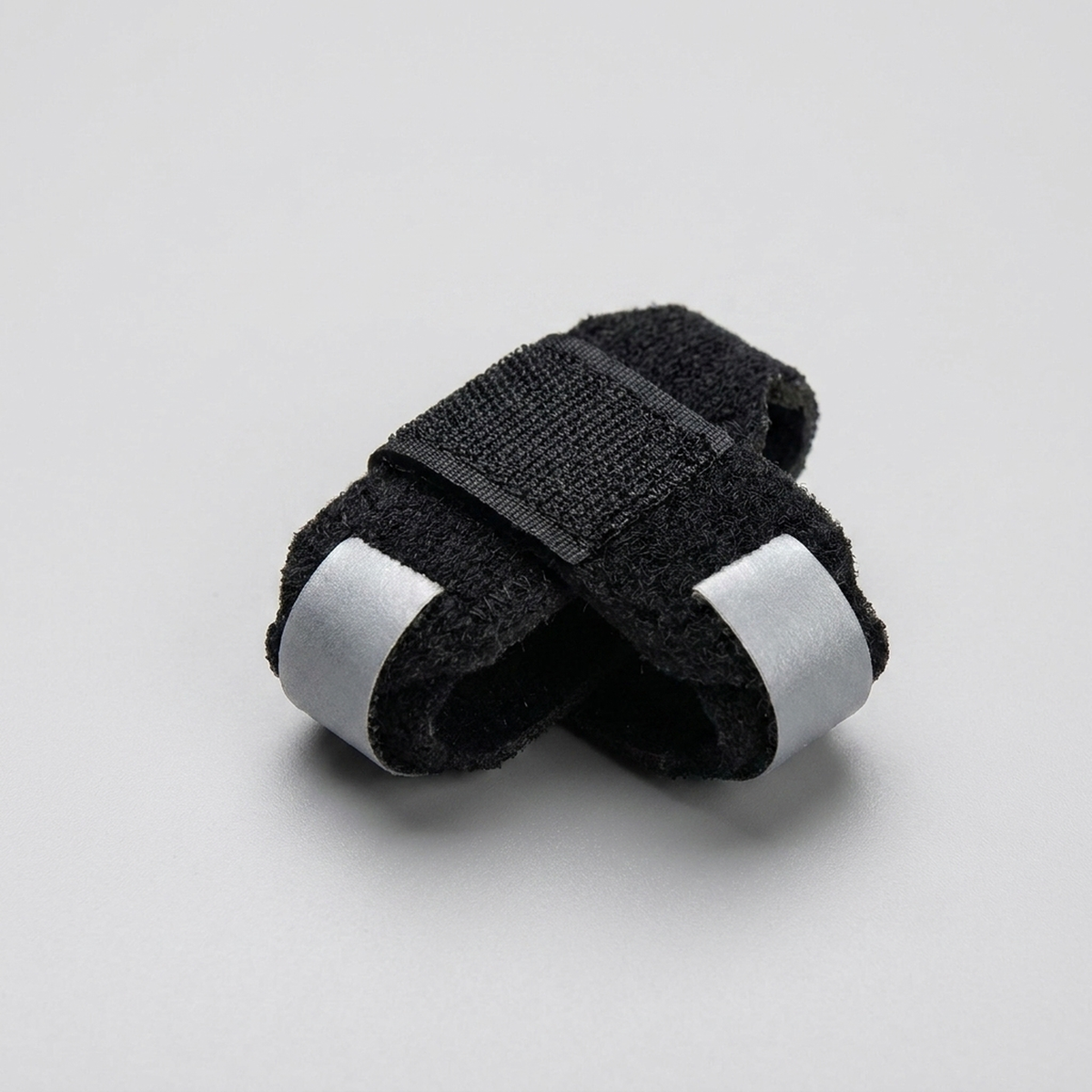ITERPUB::cold-fleurlys-9155311009966::26-variant-4pcs-black-right