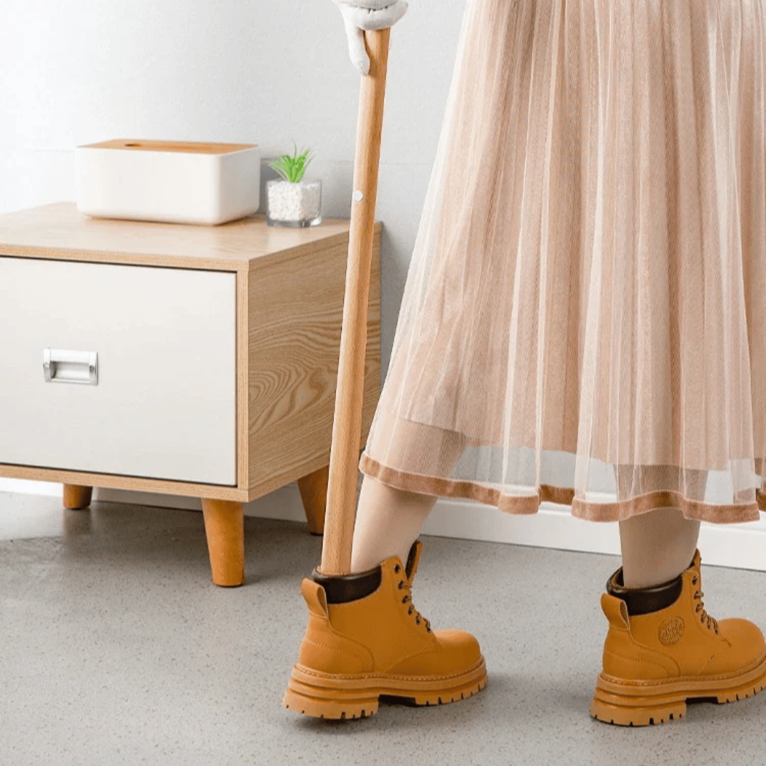 CALVYRA - Magnetic Beechwood Shoehorn for No-Bend Comfort