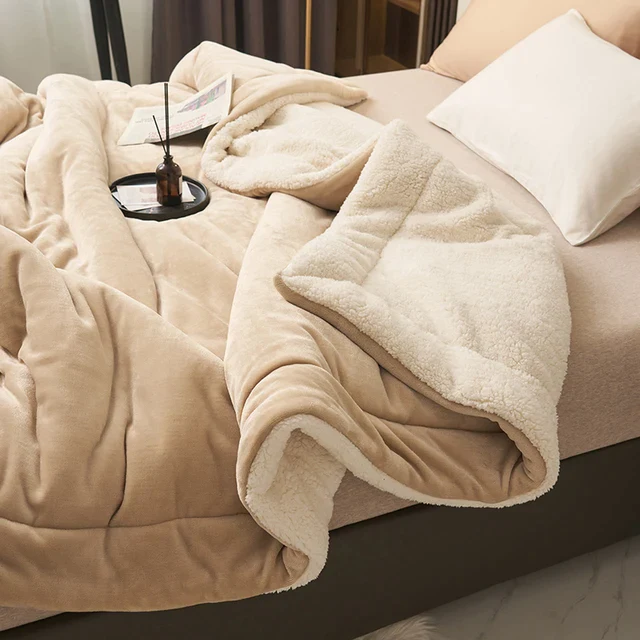 VELUNEA - Plush Fleece Throw for Warmth and Statement Seating