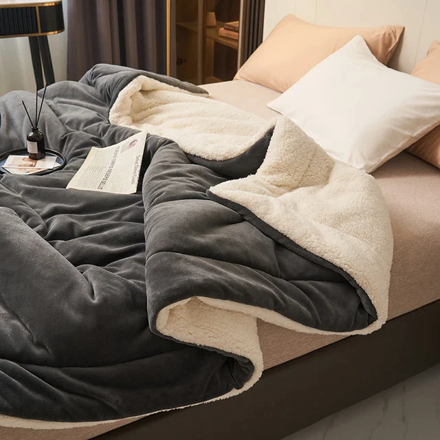 VELUNEA - Plush Fleece Throw for Warmth and Statement Seating