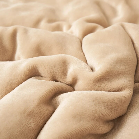 VELUNEA - Plush Fleece Throw for Warmth and Statement Seating