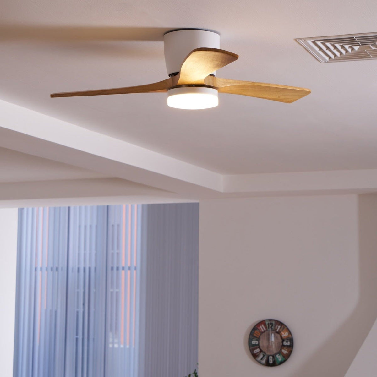 VAYLORA - Sculptural Wooden Ceiling Fan Light for Quiet Comfort