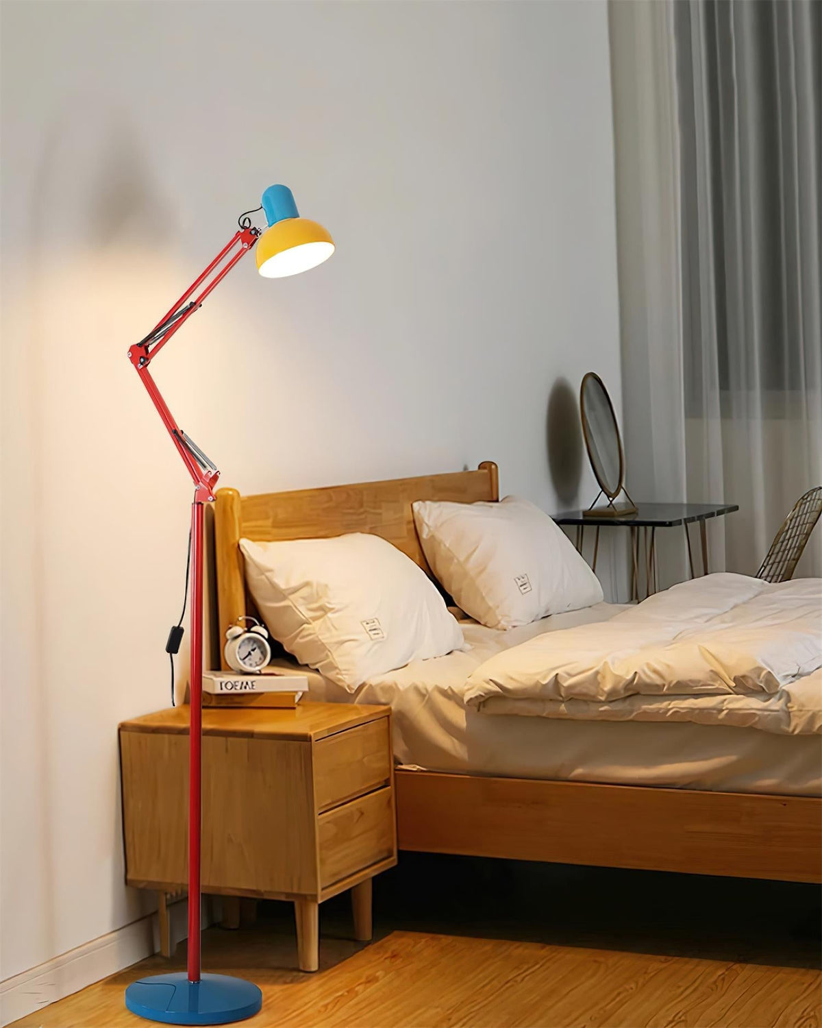 ZELMORA - Sculptural Floor Lamp for Adjustable Focused Light