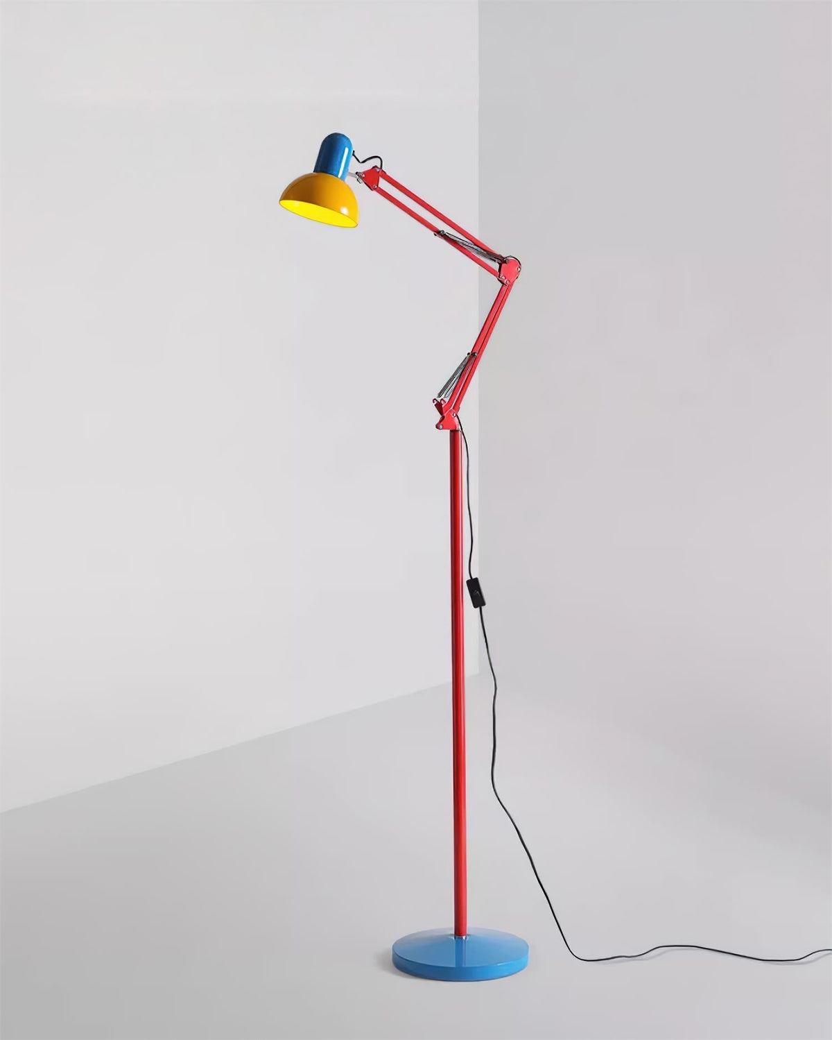 ZELMORA - Sculptural Floor Lamp for Adjustable Focused Light