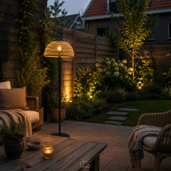 WOVELIA - Cordless Rattan Solar Floor Lamp for Cozy Outdoor Evenings