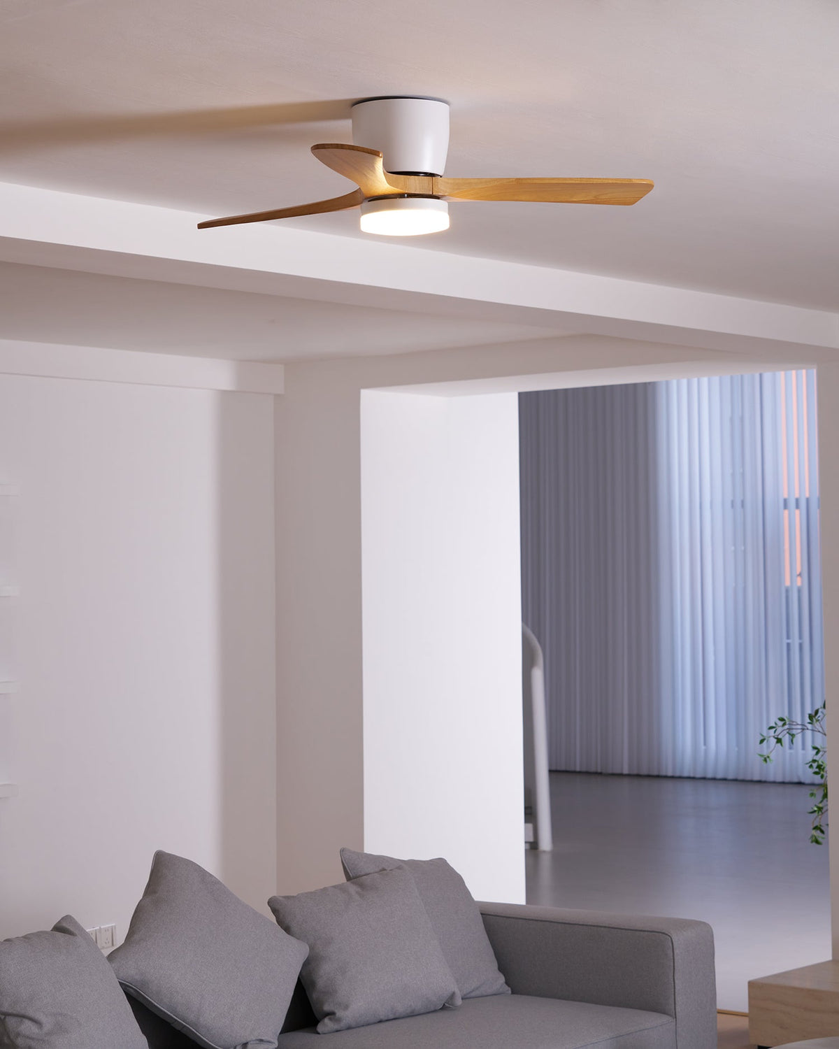 VAYLORA - Sculptural Wooden Ceiling Fan Light for Quiet Comfort