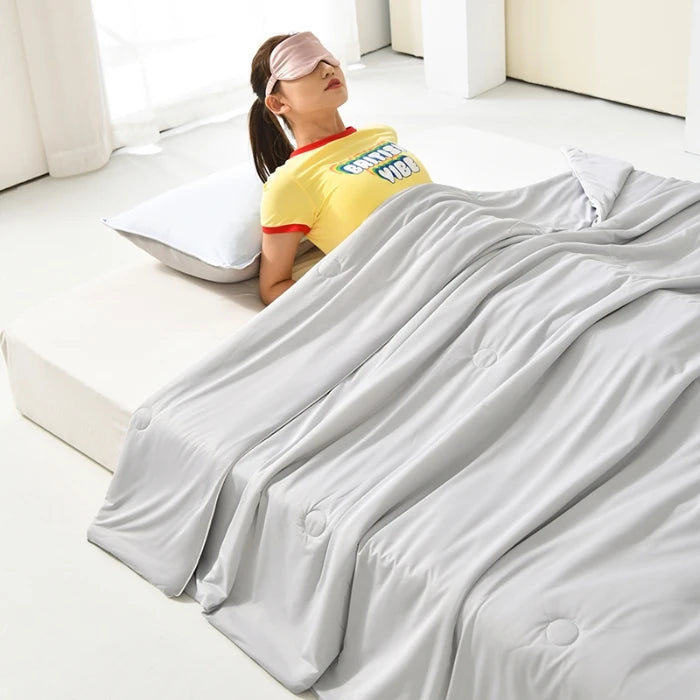 VELNIVA - Ice-Silk Cooling Comforter for Restful Summer Sleep