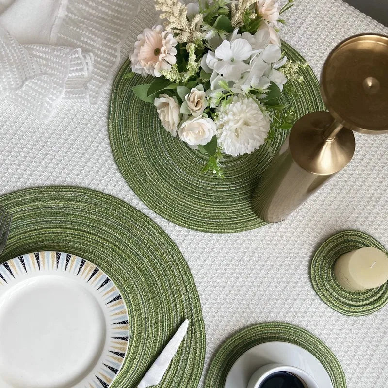WOVELIA - Round Woven Placemat for Artistic Heat Protection