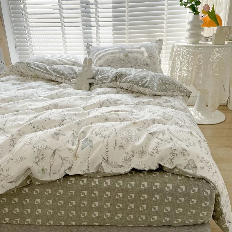 PETALYRA - Floral Cotton Duvet Set for an Artful Bedroom Focal Point