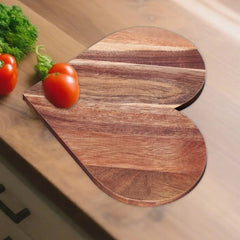 HEARVIA - Heart-Shaped Wooden Board for Chopping and Serving