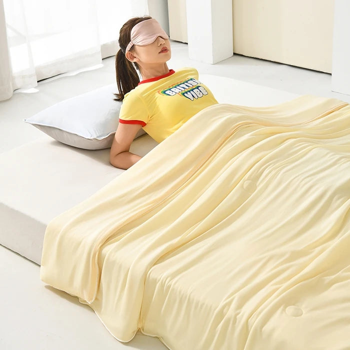 VELNIVA - Ice-Silk Cooling Comforter for Restful Summer Sleep