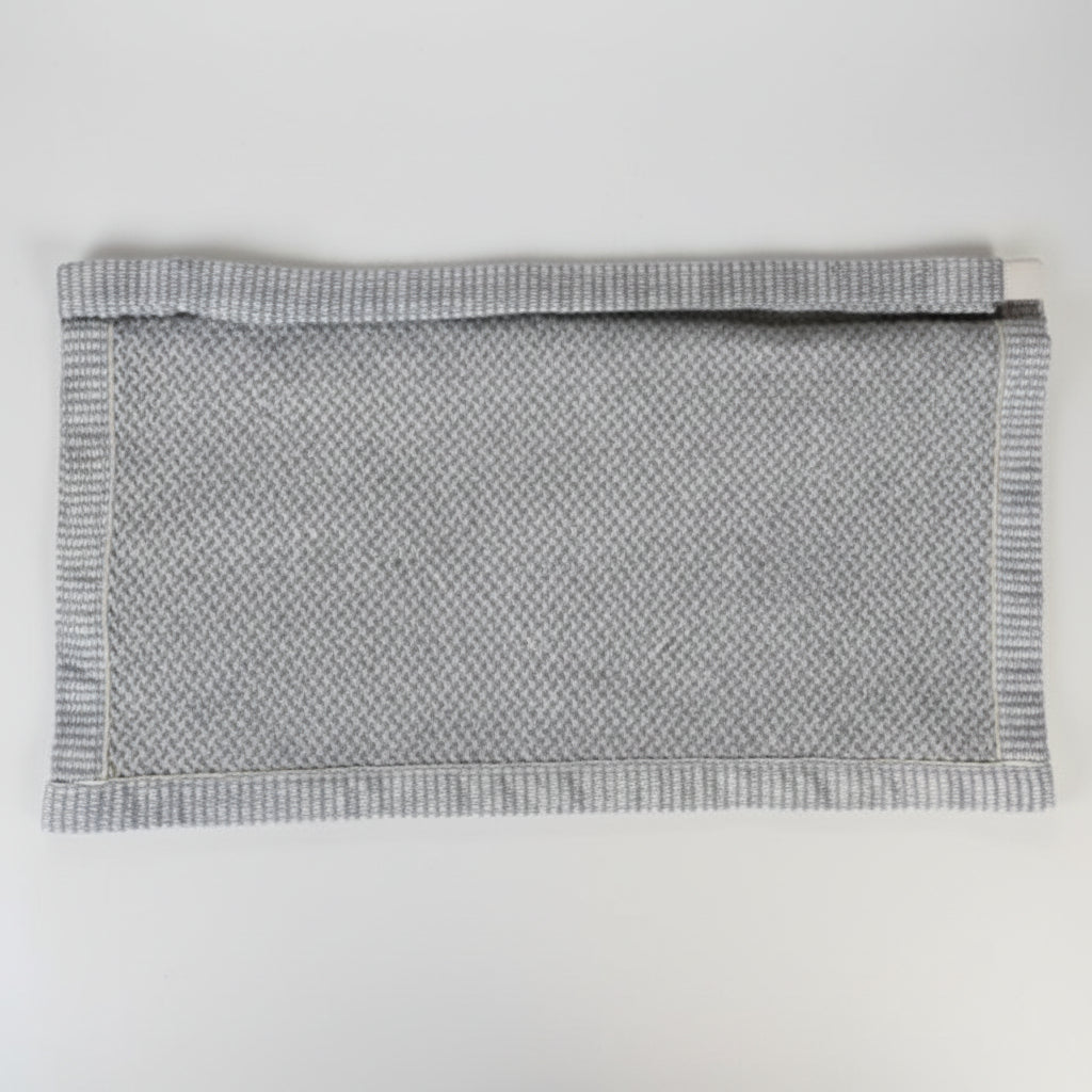 COMFORTWEFT - Quilted Sofa Cover That Stays Put and Protects