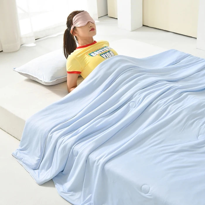 VELNIVA - Ice-Silk Cooling Comforter for Restful Summer Sleep