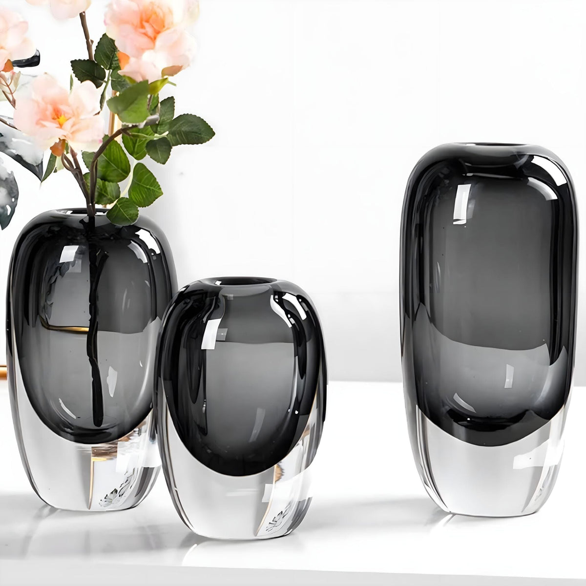 SMOVIRA - Sculptural Glass Vase That Anchors a Room