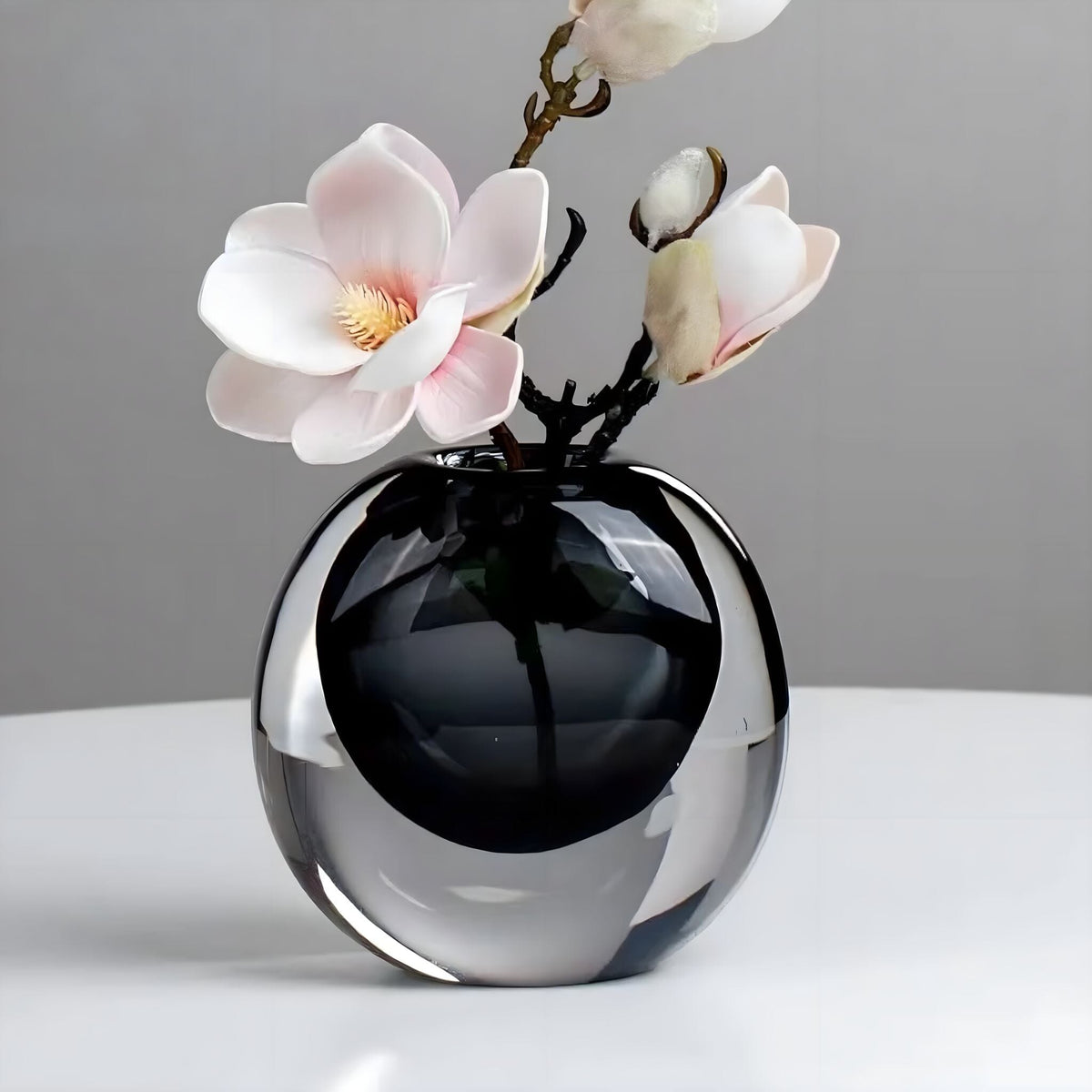 SMOVIRA - Sculptural Glass Vase That Anchors a Room